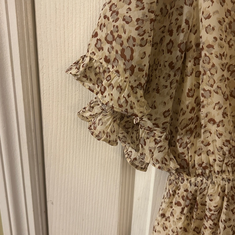 JODIFL Leopard Print V-Neck Ruffle Dress NWT - Picture 5 of 6